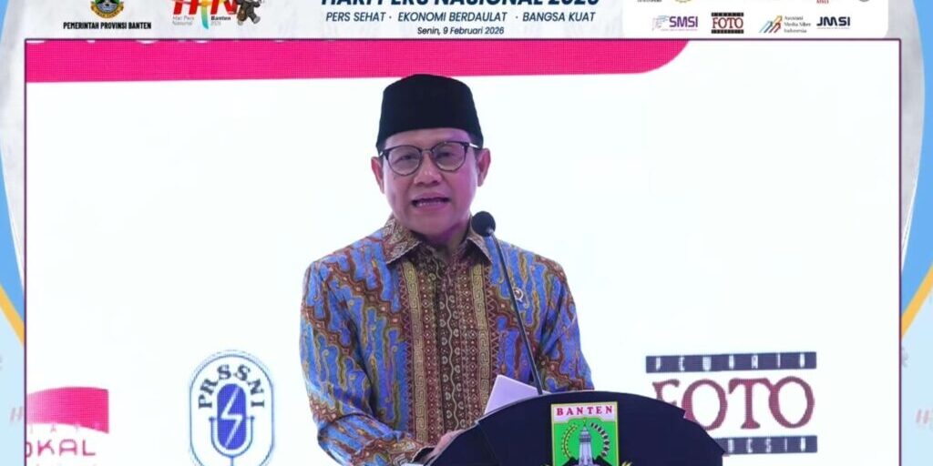Menteri Koordinator Pemberdayaan Masyarakat, Muhaimin Iskandar saat memberikan sambutan dalam acara Puncak Peringatan Hari Pers Nasional (HPN) 2026, di Serang, Banten, Senin 9 Februari 2026 (Foto: Tangkap layar Youtube/PWIOfficial)