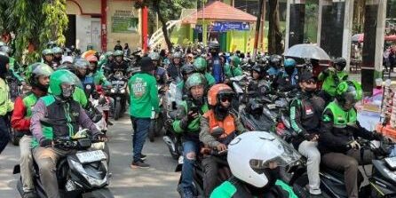 driver ojek online (ojol) 