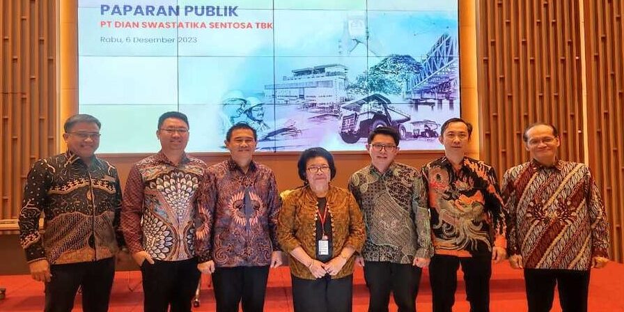 Jajaran Direksi, manajemen (DSSA) dalam paparan public