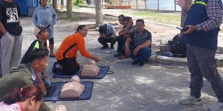 Pelatihan dan sosialisasi kesiapsiagaan bencana

