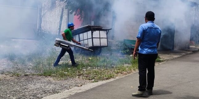 PT IKPP -Tangerang Mill melakukan Fogging untuk warga sekitar