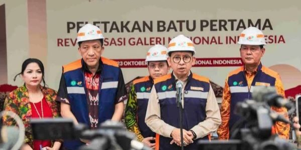 Menteri Kebudayaan, Fadli Zon pada groundbreaking memulai proyek revitalisasi Galeri Nasional yang dikerjakan PT. Nindya Karya