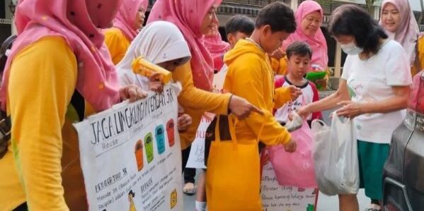 Hari Bebas Kantong Plastik Internasional. (Foto: repro tunas hijau)