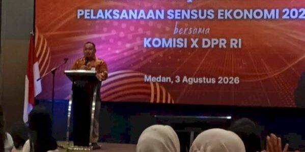 Kepala BPS Provinsi Sumatera Utara Asim Saputra memberikan sambutan pada FGD Pelaksanaan Sensus Ekonomi 2026 bersama Komisi X DPR RI. (Foto: Fadmin Malau)

