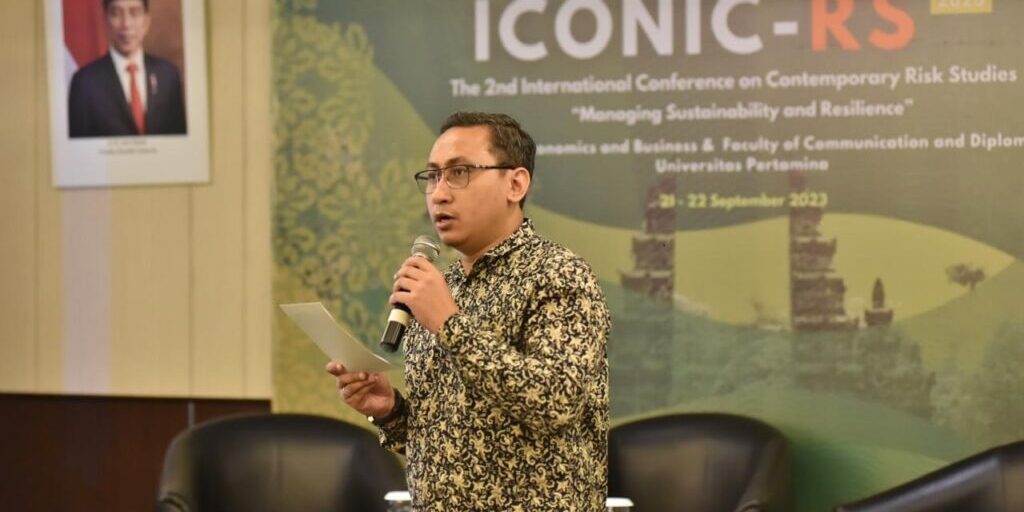 Dr. Iqbal Ramadhan, M.I.Pol., moderator diskusi acara International Conference on Contemporary Risk Studies 2023, Bali, September 2023

