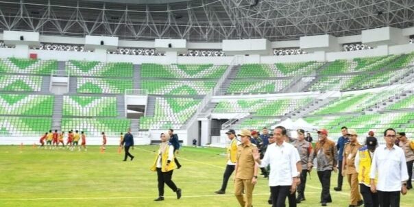 Presiden Jokowi meresmikan Stadion Utama Sumatera Utara 

