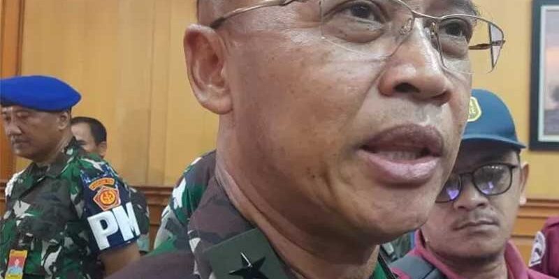 Kapuspen TNI Laksda TNI Julius Widjojono.

