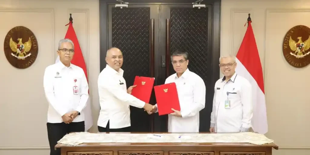 Kementerian Ketenagakerjaan (Kemnaker) dan Badan Siber dan Sandi Negara (BSSN) resmi memperkuat sinergi strategis melalui penandatanganan Nota Kesepahaman (MoU) pada Senin (15/12/2025)