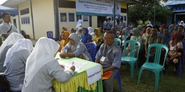 Antusiasme warga mengikuti layanan kesehatan gratis kolaborasi PT Bahana Karya Semesta, PT Primatama Kreasimas dan Yayasan Buddha Tzu Chi Indonesia di Sarolangun
