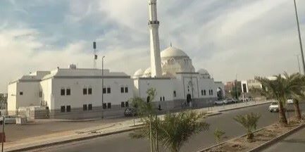 Masjid Al-Jum'ah di Madinah awal mula adanya Sholat Jum’at berjamaah hingga kini. (Foto: Fadmin Malau)

