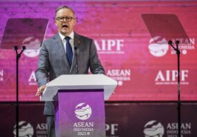 Perdana Menteri Australia Anthony Albanese menyampaikan paparan sebagai Pembicara Kunci di hari kedua ASEAN-Indo-Pacific Forum (AIPF) di Jakarta