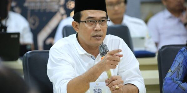 Pdt. Penrad Siagian 
