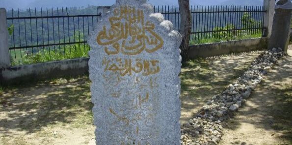 Makam Papan Tinggi di Desa Pananggahan, Kecamatan Barus, Kabupaten Tapanuli Tengah, Sumatera Utara. (Foto: Fadmin Malau)