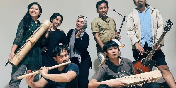 Kelompok Swara SeadaNya yang terdiri atas para musisi dan peneliti naskah Nusantara