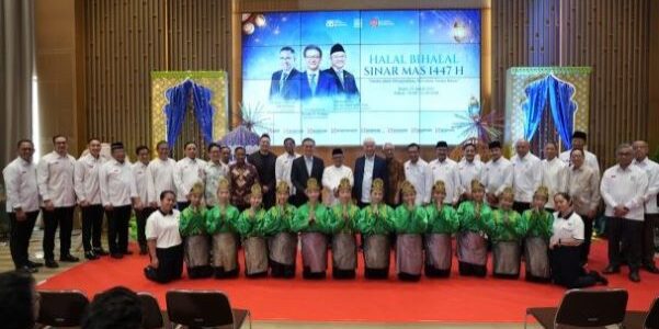 Jalinan silaturahim di Sinar Mas Land Plaza (Foto: Noveradika)


