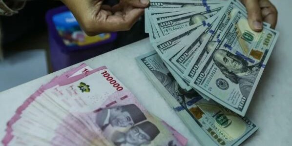 Mata uang dolar AS dan rupiah