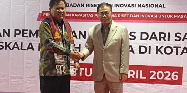 Anggotq DPR RI, Sofyan Tan bersama dengan Peneliti BRIN Prasetiyadi

