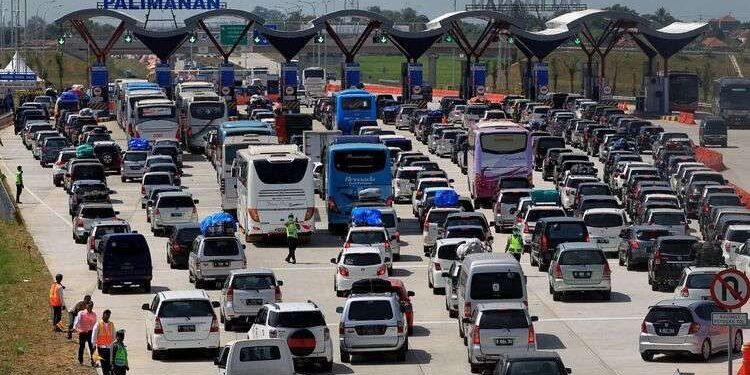 Situasi Pemudik Tol Palimanan. 