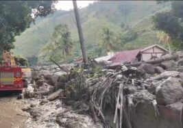 Pemukiman warga di Humbahas diterjang banjir bandang dan longsor. (Foto: Dok. Basarnas Medan)