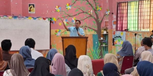 SD Muhammadiyah 09 Medan dikunjungi dr Sofyan Tan