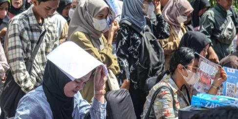 Pencari kerja membludak