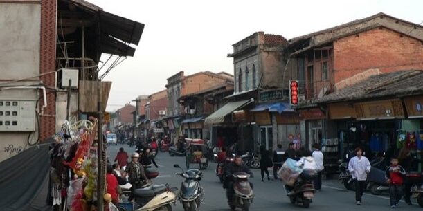 Kota Quanzhou di pesisir Fujian tempat kelahiran Eka Tjipta Widjaja