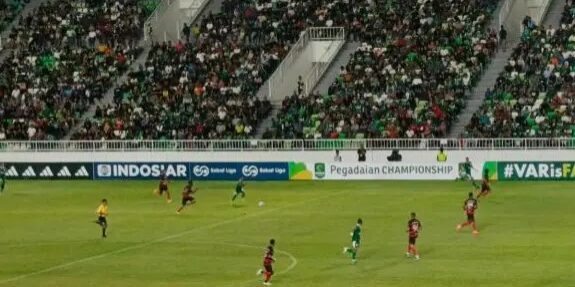 PSMS Medan vs Persekat Tegal di Stadion Utama Sumatra Utara, Deli Serdang