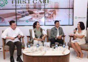 CEO First Care Pasha Fernanda Fauzi (kedua dari kanan) mengutarakan First Care

