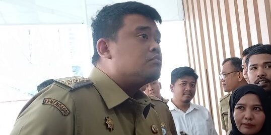 kepada para wartawan di Kantor Gubernur Sumut, Jalan Pangeran Diponegoro Medan, pada Senin (30/6/2025).