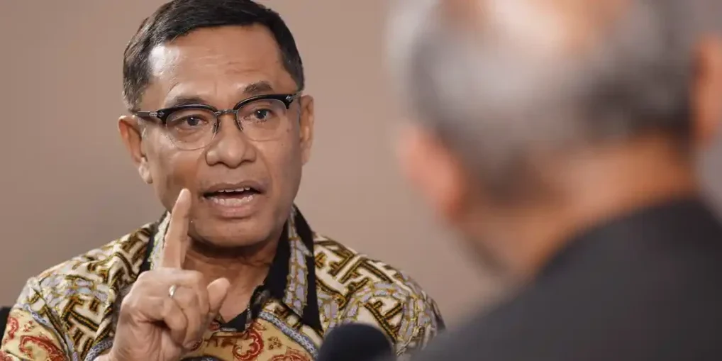 Wakil Ketua Umum Kamar Dagang Industri (KADIN) Indonesia bidang Perindustrian Saleh Husin. Pelaku usaha membutuhkan kepastian kebijakan, bukan tambahan ketidakpastian yang dapat mengganggu iklim investasi. 


