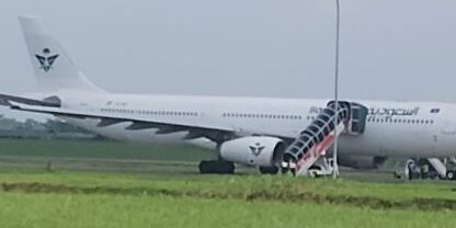 
Saudi Airlines Pengangkut Jemaah Haji Tujuan Surabaya Mendarat Darurat di Kualanamu

