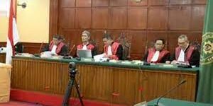 Pengadilan Tinggi DKI Jakarta jatuhkan vonis mati terhadap terdakwa Ferdy Sambo dalam kasus pembunuhan Brigadir Yosua Hutabarat. 


