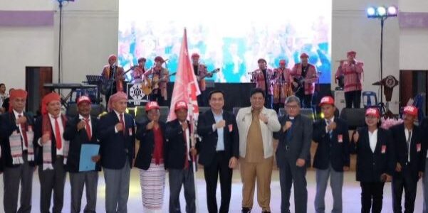 Ketua Umum Punguan Simbolon dohot Boruna Indonesia (PSBI), Effendi Muara Sakti Simbolon, memimpin acara konsolidasi organisasi