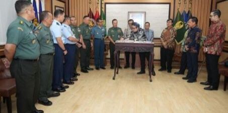 Penandatanganan perjanjian kerja sama Komponen Cadangan Matra Darat di Jakarta, Kamis (8/5/2025). (Foto: Dokumentasi Sinar Mas)