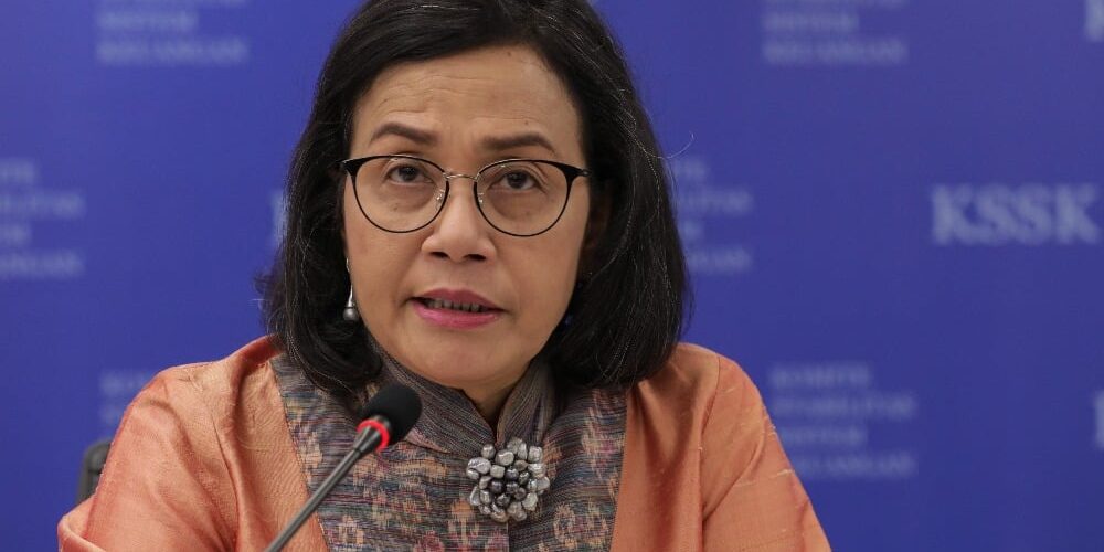 Menteri Keuangan Sri Mulyani Indrawati memberikan paparan saat konferensi pers hasil rapat berkala Komite Stabilitas Sistem Keuangan (KSSK) di Jakarta, Jumat (2/82024).

