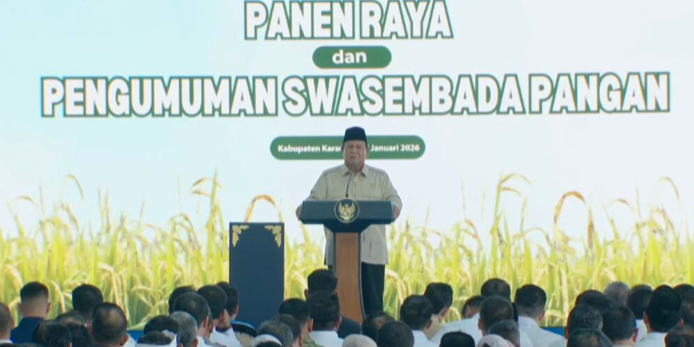 Presiden Prabowo Subianto menyampaikan pidato pada acara Panen Raya dan Pengumuman Swasembada Pangan di Karawang, Jawa Barat, Rabu (7/1/2026). - Dok. Youtube Setpres.

