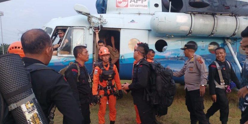 Tim SAR Basarnas gunakan helikopter milik APP Sinarmas u