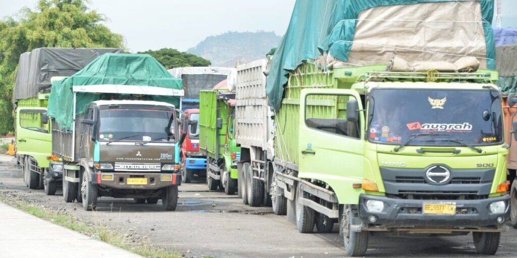 Pembatasan angkutan barang di jalan tol Nataru 2025/2026 (KEMENHUB)

