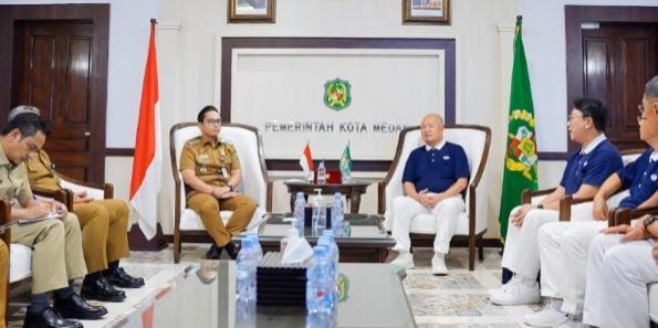 Wali Kota Medan, Rico Waas, bertemu Ketua Yayasan Buddha Tzu Chi Sumatera Utara, Mujianto. (Foto: Humas Pemko Medan)